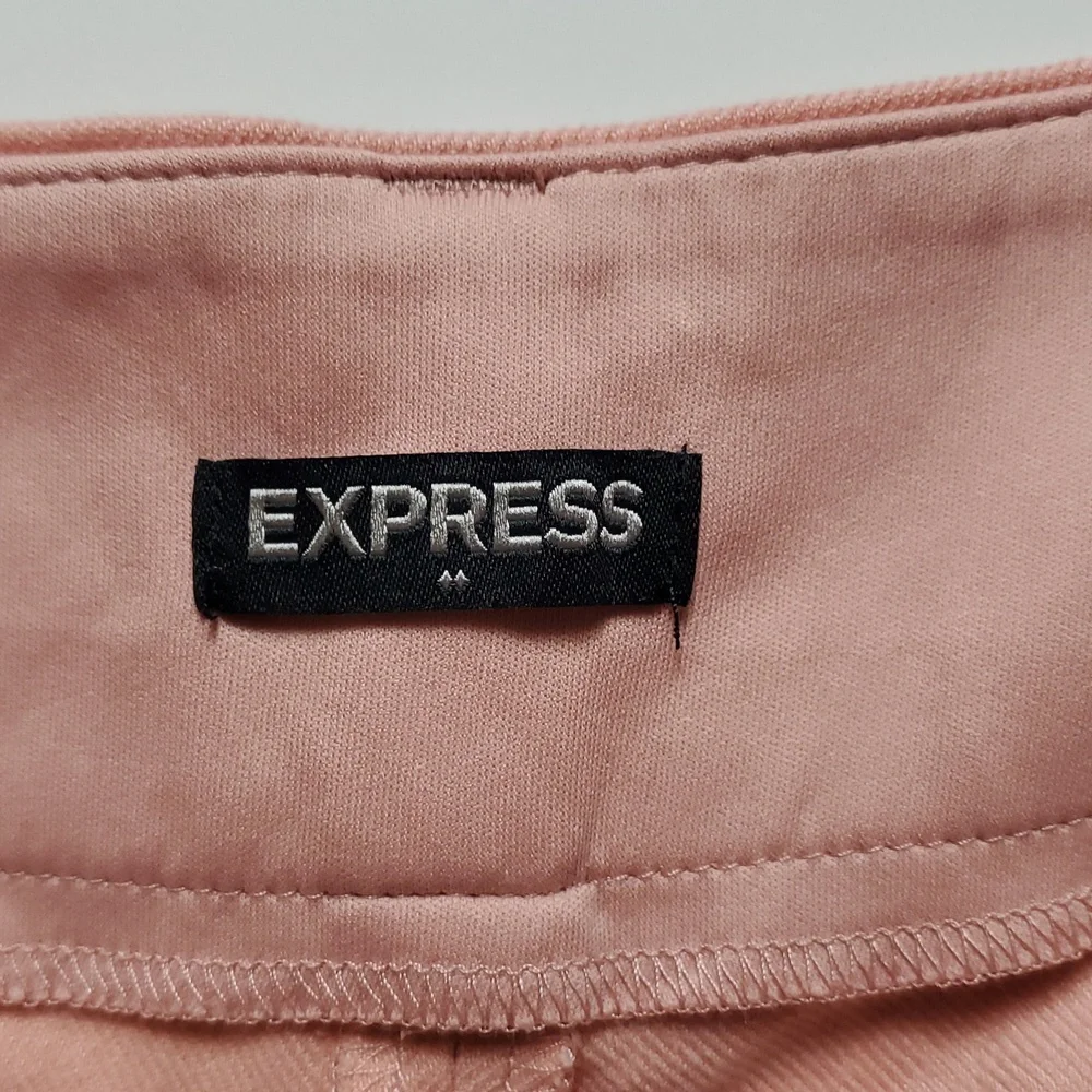 Exprwss Women's Pink Linen Blend Shorts